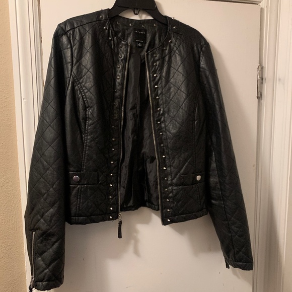 Black leather spiked jacket - Picture 1 of 4